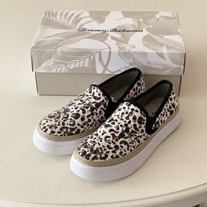 Tommy Bahama slip on sneakers. 7